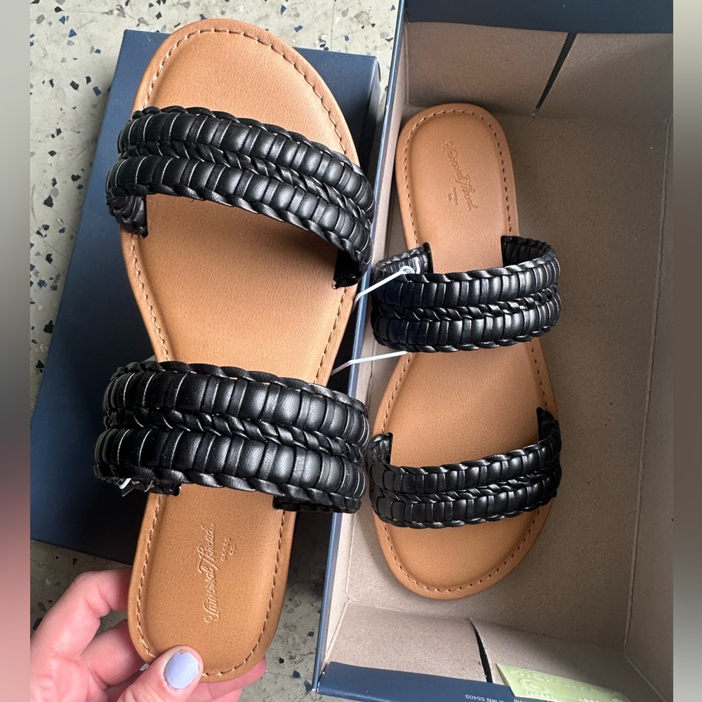 Universal Thread sandals